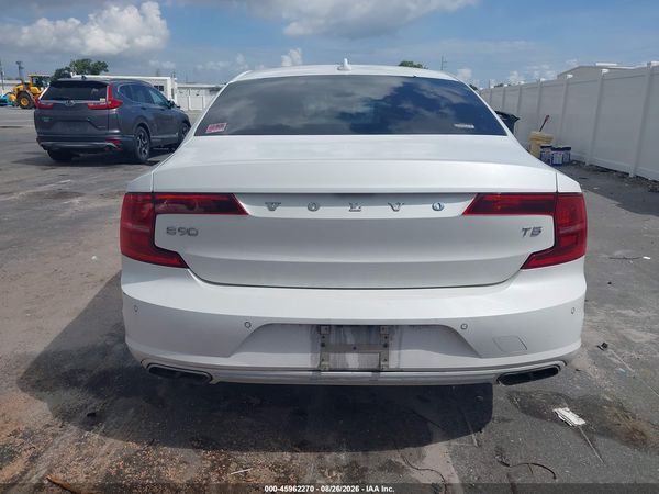 2018 VOLVO S90 T5 MOMENTUM