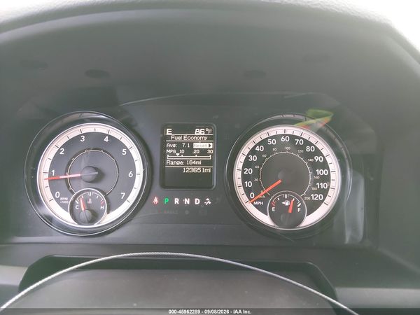 2020 RAM 1500 CLASSIC TRADESMAN  4X4 5'7 BOX