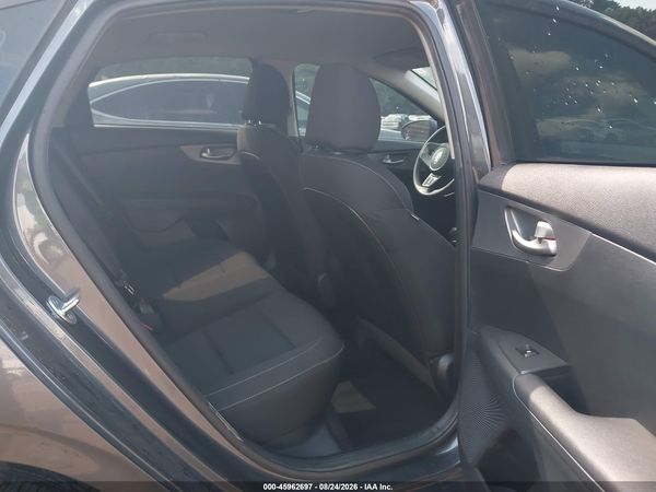 2021 KIA FORTE LXS — I8