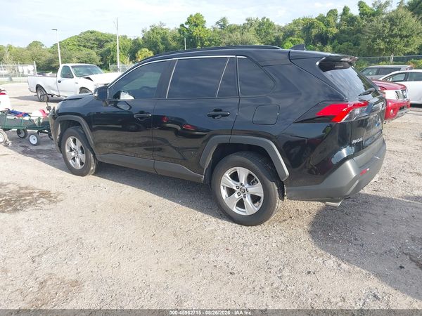 2021 TOYOTA RAV4 XLE — I3