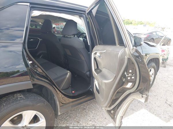 2021 TOYOTA RAV4 XLE — I6