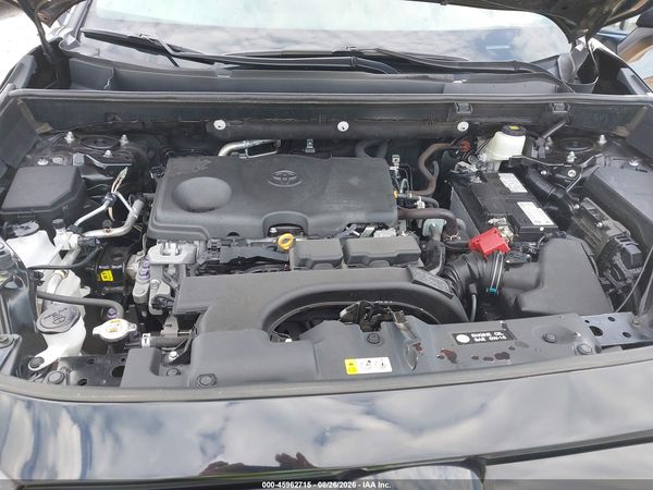 2021 TOYOTA RAV4 XLE — I8