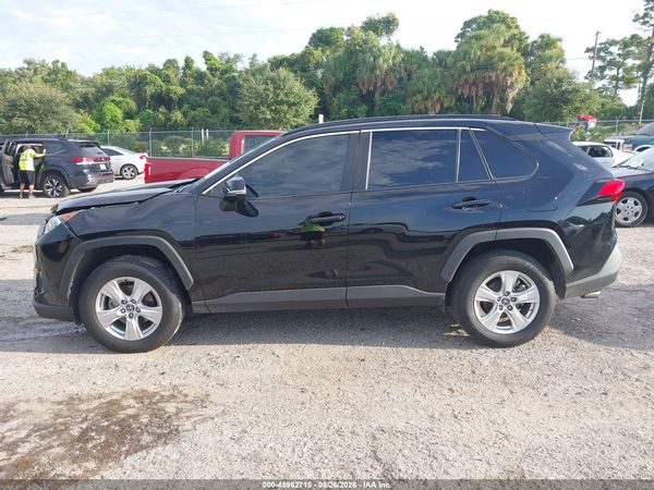 2021 TOYOTA RAV4 XLE — I117