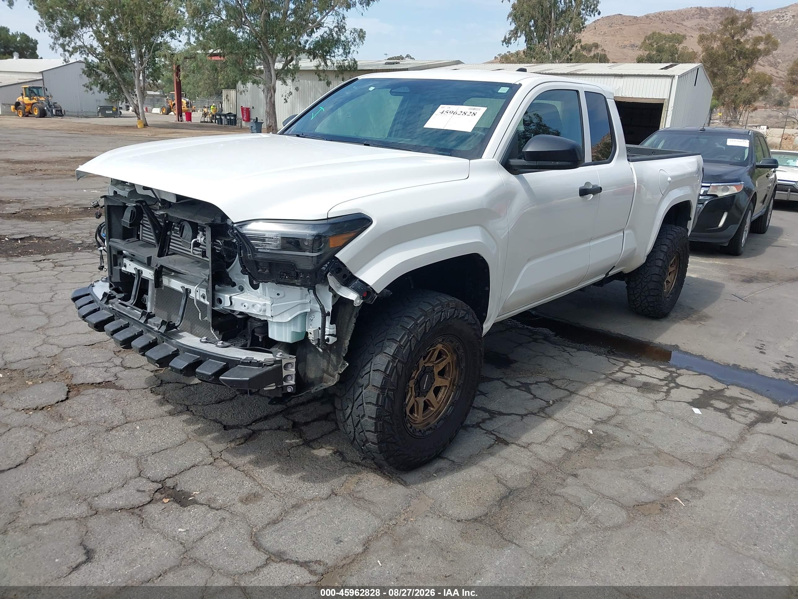 2025 TOYOTA TACOMA SR — I2