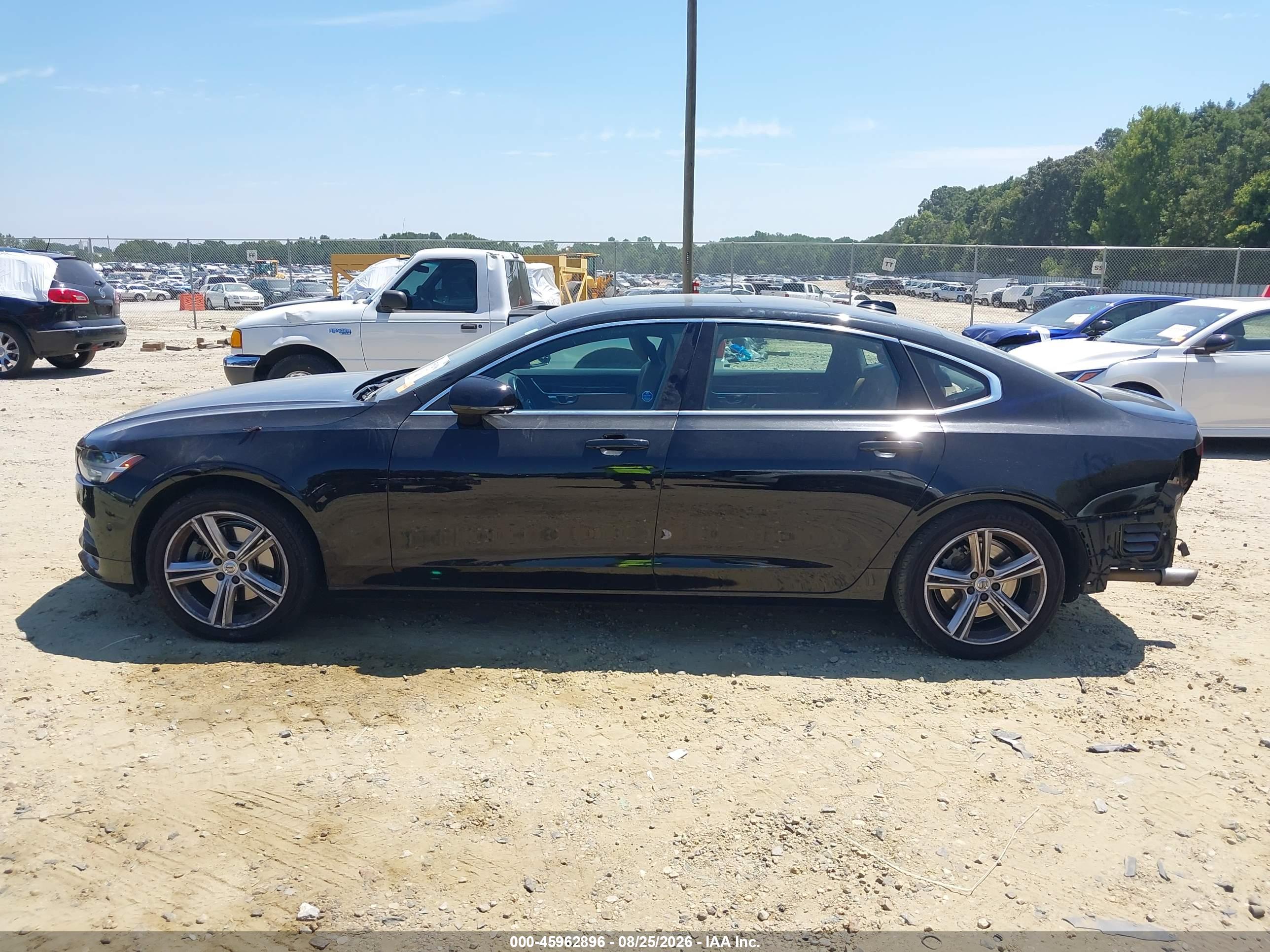 2018 VOLVO S90 T5 MOMENTUM