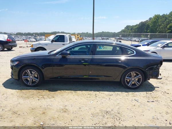 2018 VOLVO S90 T5 MOMENTUM