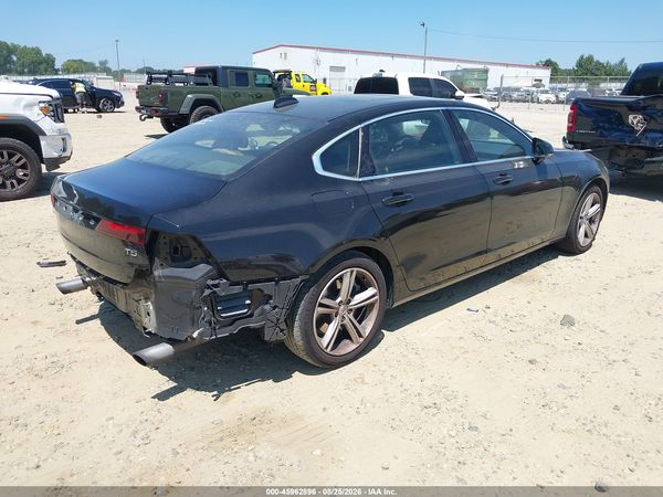 2018 VOLVO S90 T5 MOMENTUM