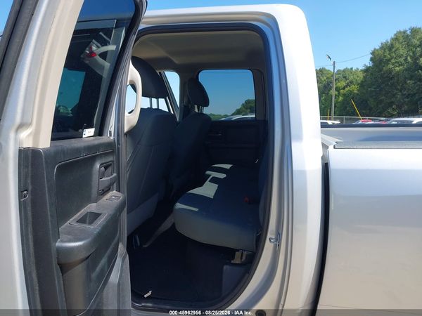 2018 RAM 1500 EXPRESS  4X4 6'4 BOX