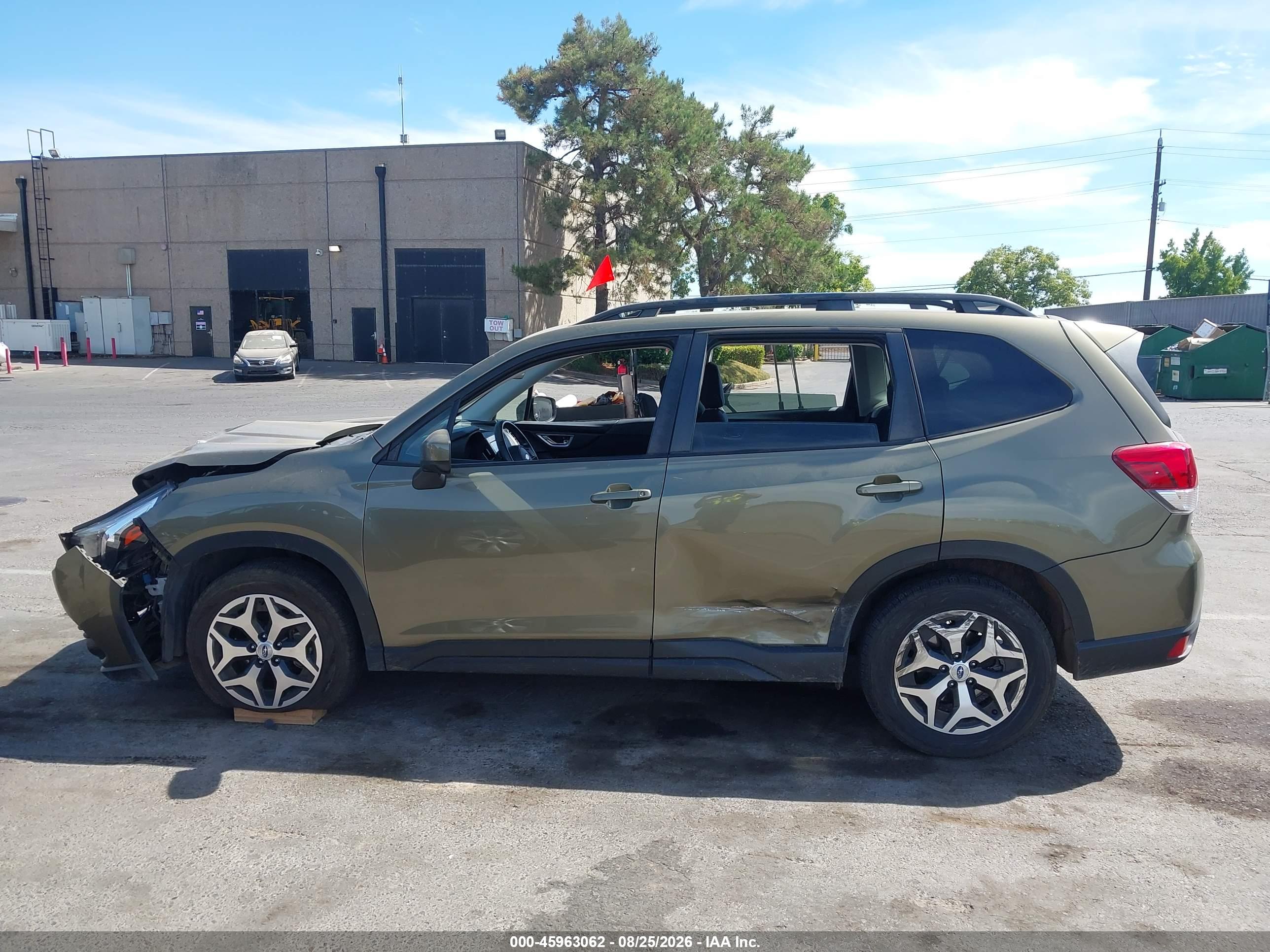 2022 SUBARU FORESTER PREMIUM