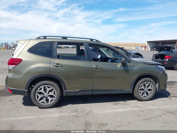 2022 SUBARU FORESTER PREMIUM
