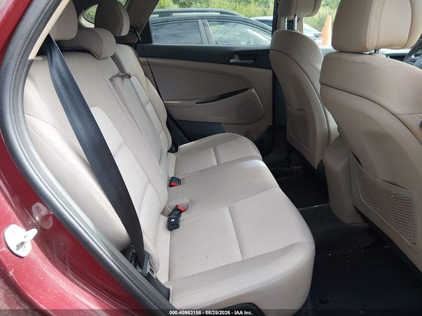 2016 HYUNDAI TUCSON SE