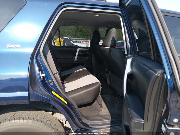 2017 TOYOTA 4RUNNER SR5 — I8