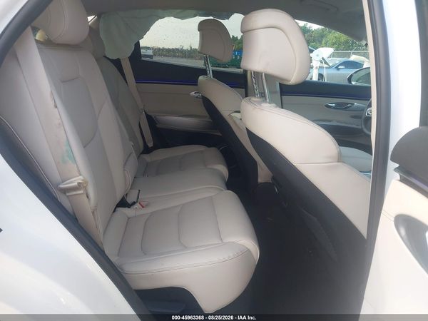 2026 GENESIS GV70 2.5T SELECT — I8