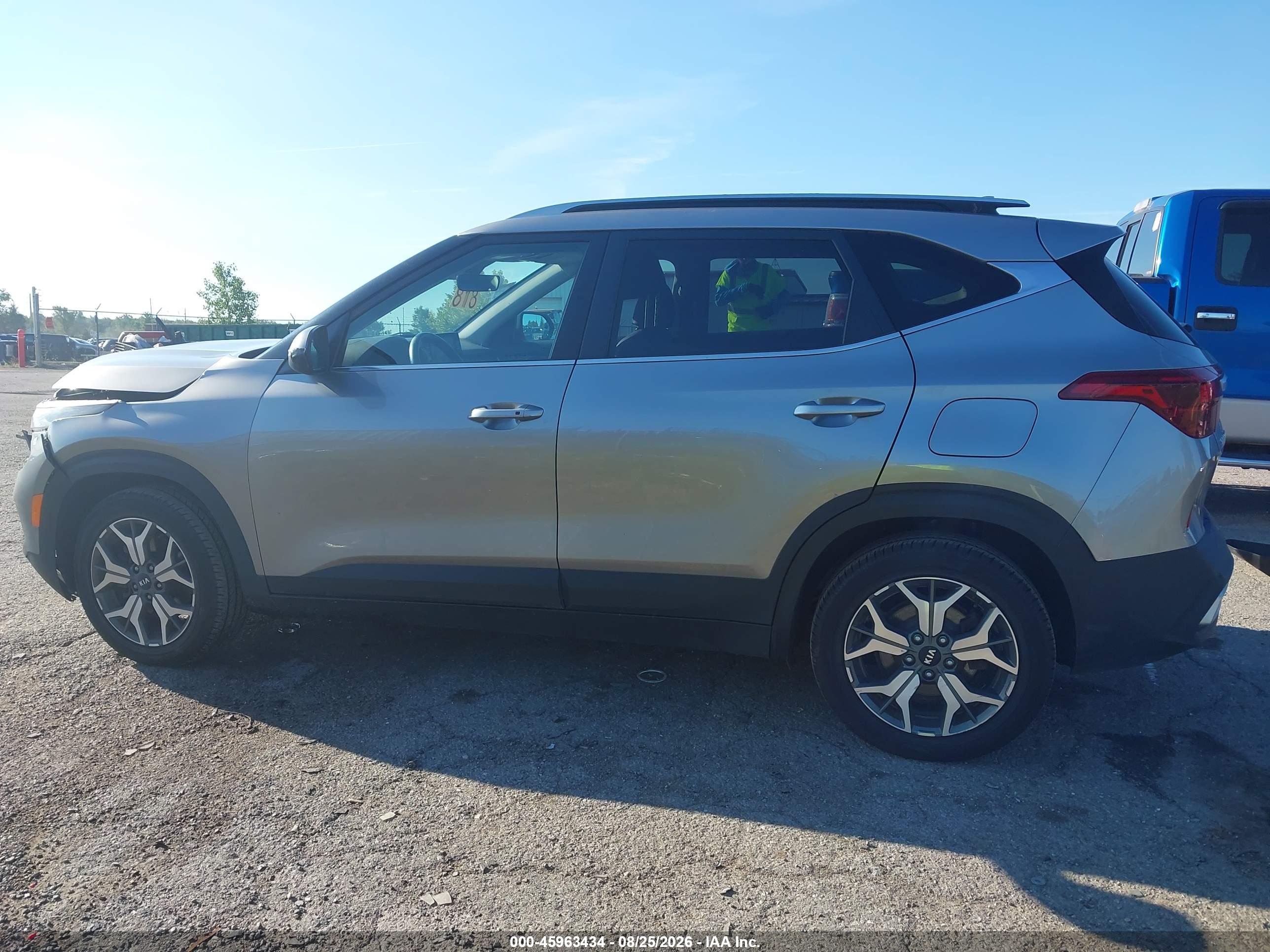 2021 KIA SELTOS EX