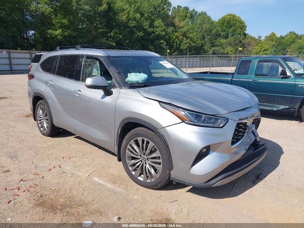 2021 TOYOTA HIGHLANDER PLATINUM — I1