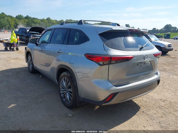 2021 TOYOTA HIGHLANDER PLATINUM — I3