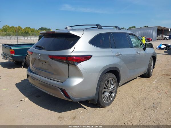 2021 TOYOTA HIGHLANDER PLATINUM — I4