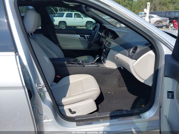 2014 MERCEDES-BENZ C 250 SPORT — I5