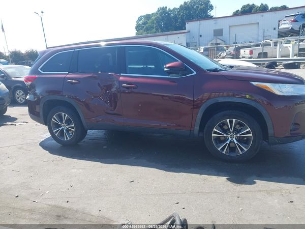 2019 TOYOTA HIGHLANDER LE