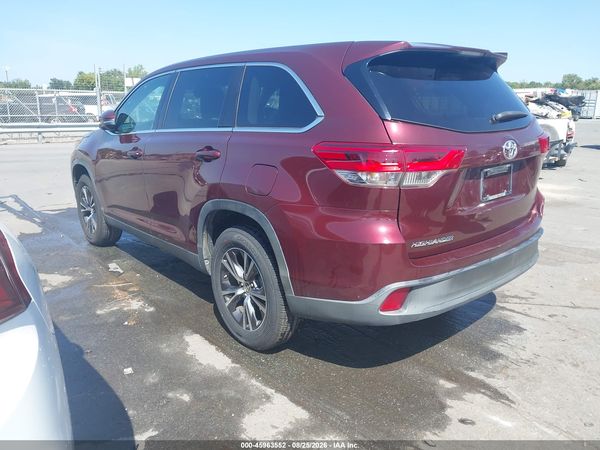 2019 TOYOTA HIGHLANDER LE