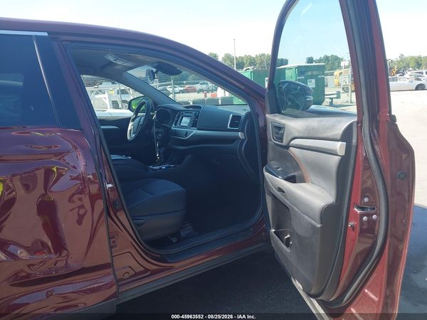 2019 TOYOTA HIGHLANDER LE