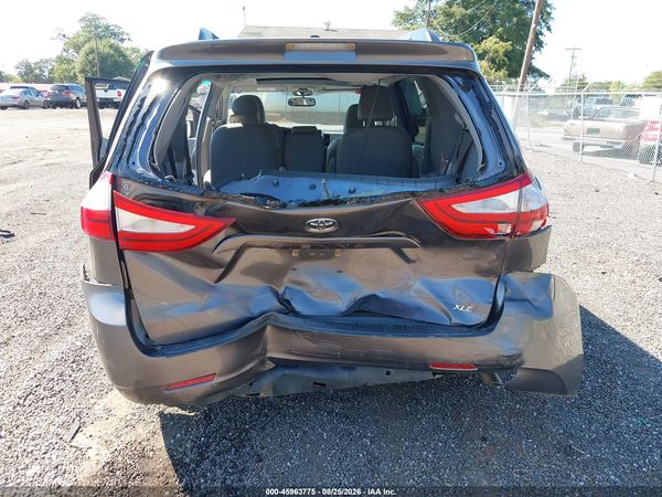 2016 TOYOTA SIENNA XLE 8 PASSENGER — I6