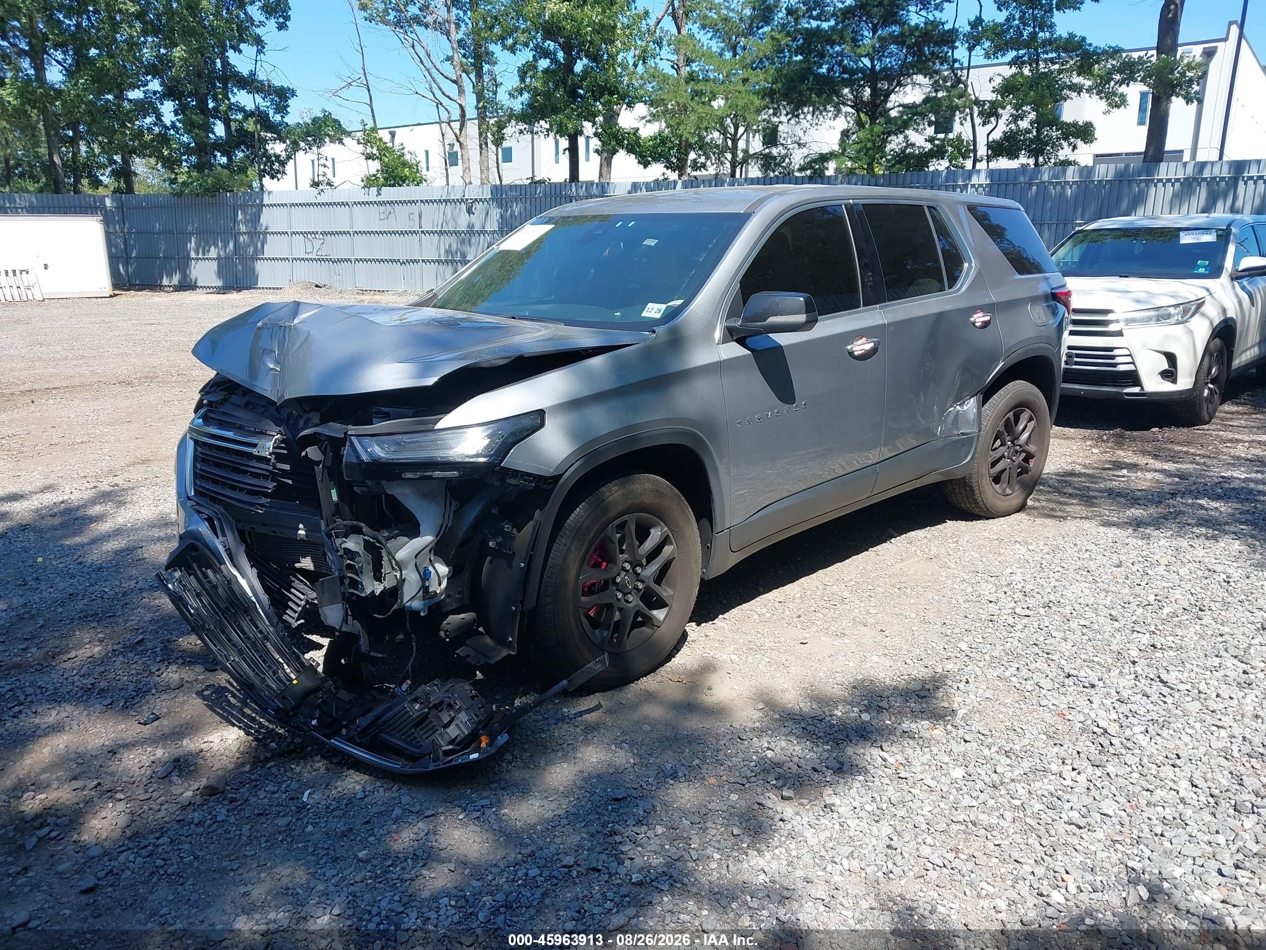 2023 CHEVROLET TRAVERSE FWD LS — I2
