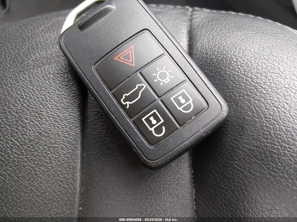 2016 VOLVO XC60 T6 DRIVE-E