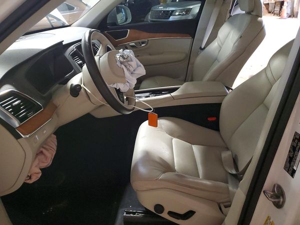2022 VOLVO XC90 Momentum (excl S60)