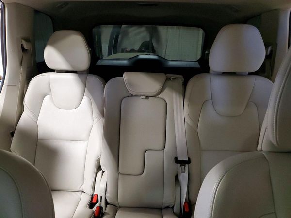 2022 VOLVO XC90 Momentum (excl S60)