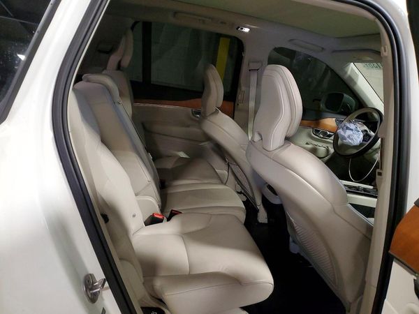 2022 VOLVO XC90 Momentum (excl S60)