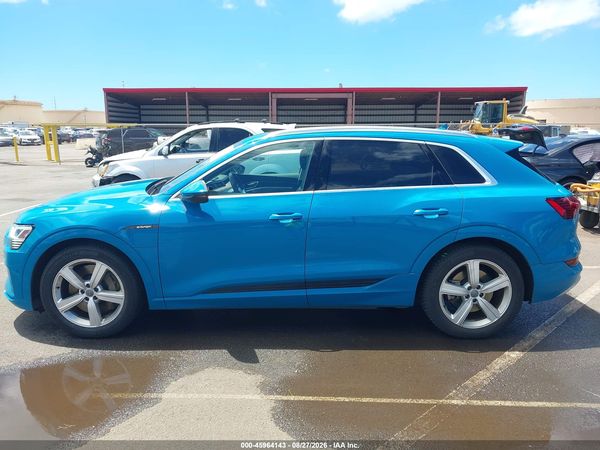 2019 AUDI E-TRON PREMIUM PLUS — I117