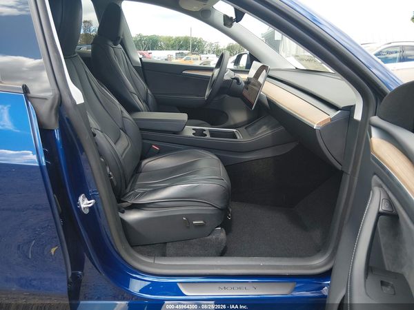 2024 TESLA MODEL Y