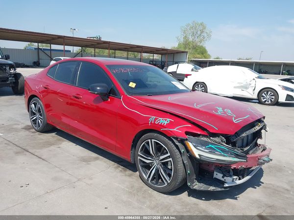 2022 VOLVO S60 B5 R-DESIGN — I1