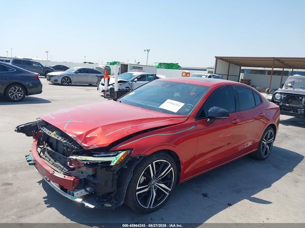 2022 VOLVO S60 B5 R-DESIGN — I2
