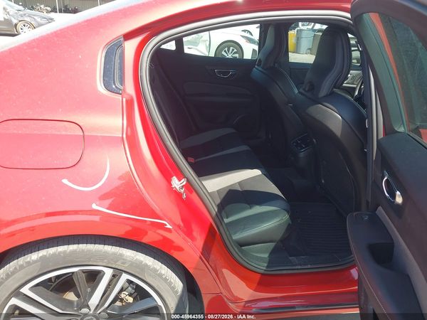 2022 VOLVO S60 B5 R-DESIGN — I8