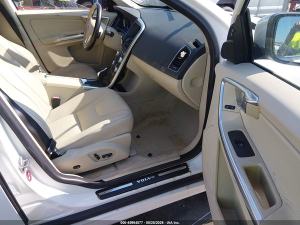 2016 VOLVO XC60 T5 PREMIER