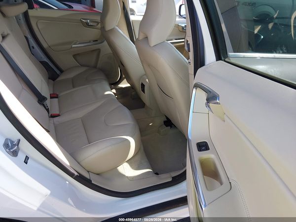 2016 VOLVO XC60 T5 PREMIER