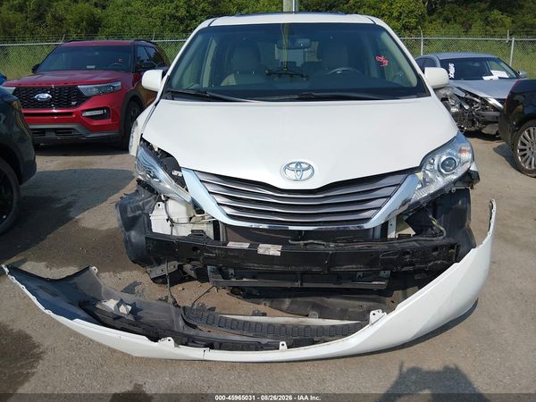 2017 TOYOTA SIENNA XLE PREMIUM 8 PASSENGER — I6
