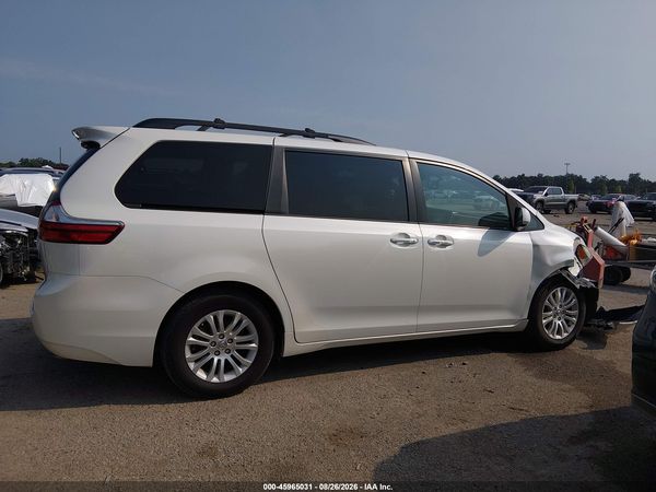 2017 TOYOTA SIENNA XLE PREMIUM 8 PASSENGER — I116