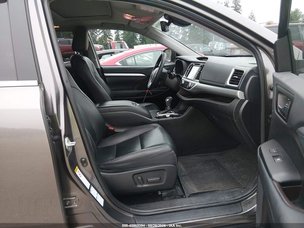 2019 TOYOTA HIGHLANDER XLE