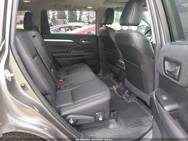 2019 TOYOTA HIGHLANDER XLE