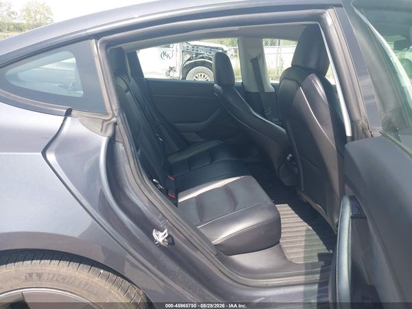 2021 TESLA MODEL 3 — I8