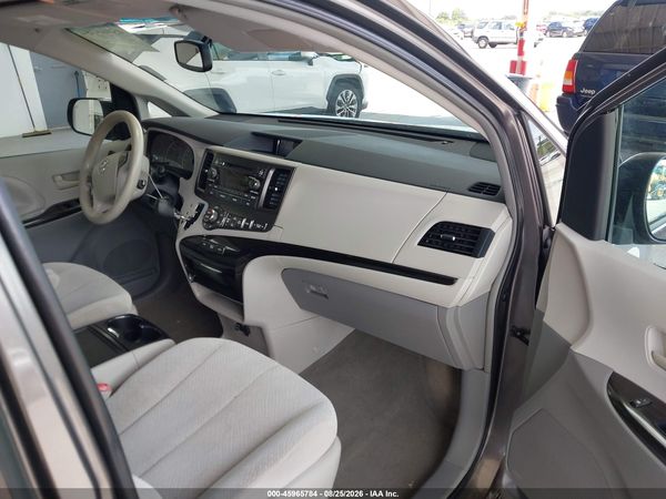 2013 TOYOTA SIENNA LE V6 8 PASSENGER — I5