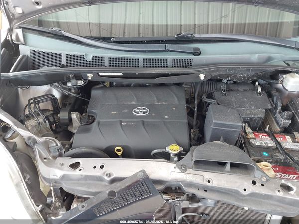 2013 TOYOTA SIENNA LE V6 8 PASSENGER — I10