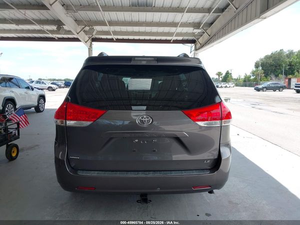 2013 TOYOTA SIENNA LE V6 8 PASSENGER — I119