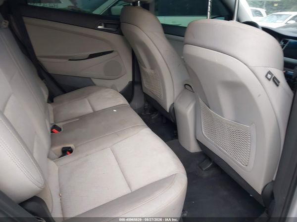 2017 HYUNDAI TUCSON SE — I8