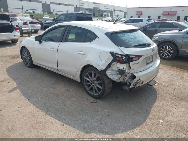 2018 MAZDA MAZDA3 TOURING