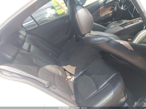 2018 MAZDA MAZDA3 TOURING