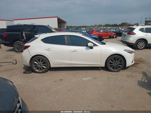 2018 MAZDA MAZDA3 TOURING